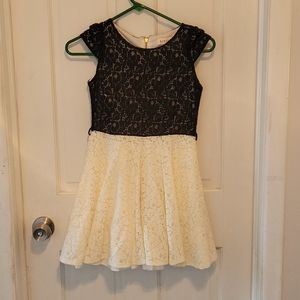 Girls lace dress